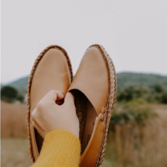 Mohinders Soft Solid Flat in Amber - Picture 4 of 6